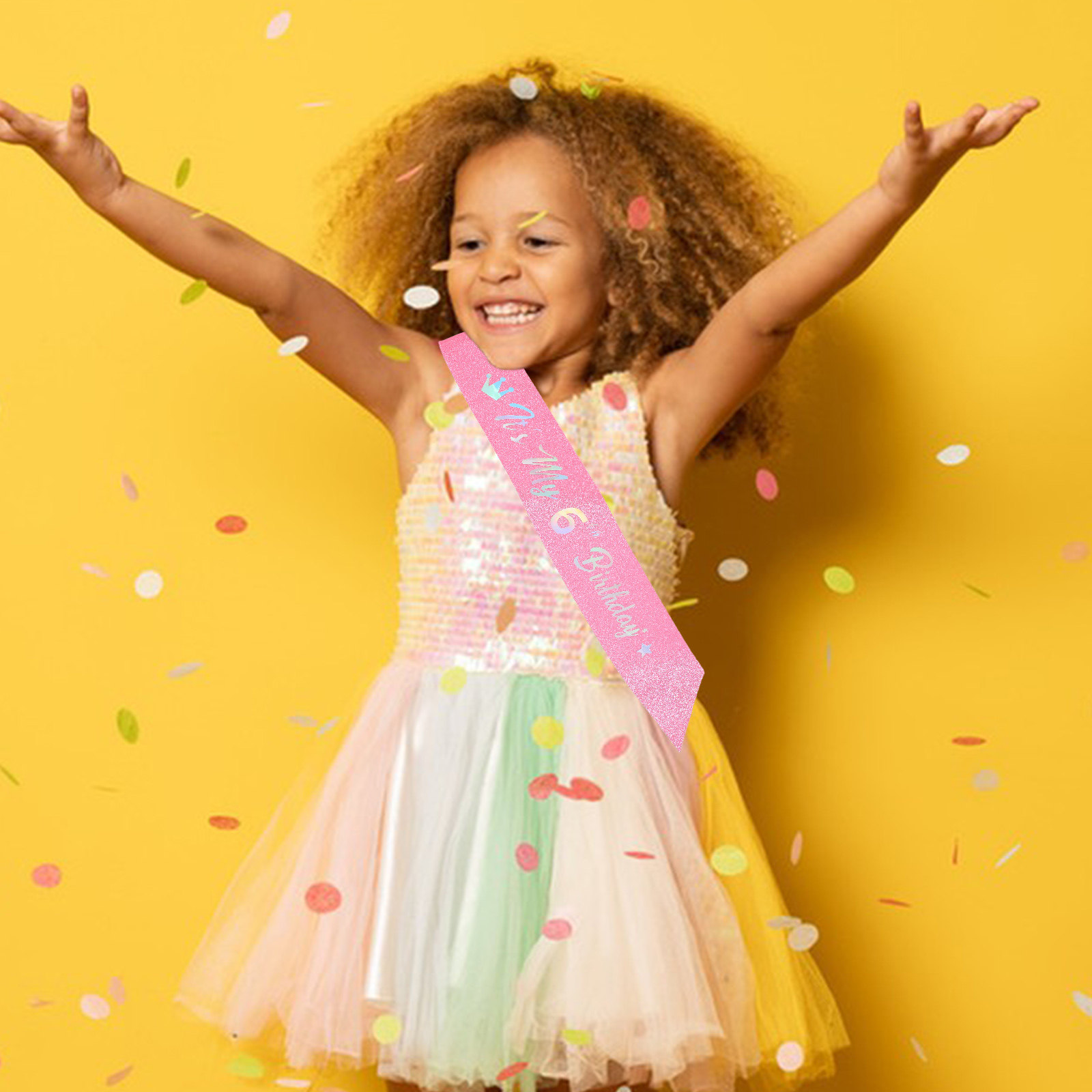 Birthday Sash Glitter - 5個入り グリッター素材の「お誕生日おめでとう」サッシュ。ピンクのプリンセス風で、コスチュームや誕生日パーティーの飾り付け、写真撮影の小道具として最適。