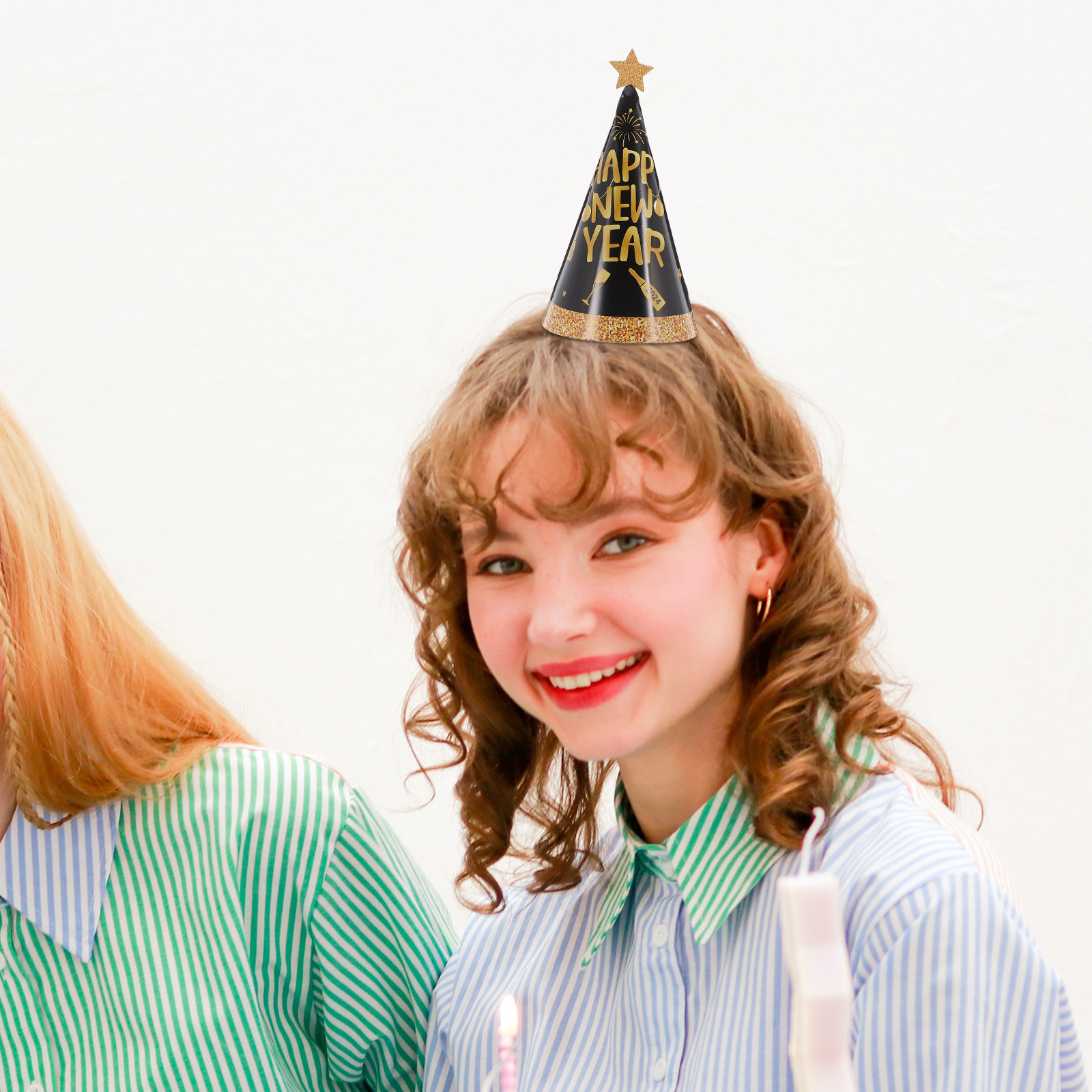 24個入り 新年パーティー用帽子、円錐形、大人と子供向け、2 - Party Hat Cone のレビューと価格