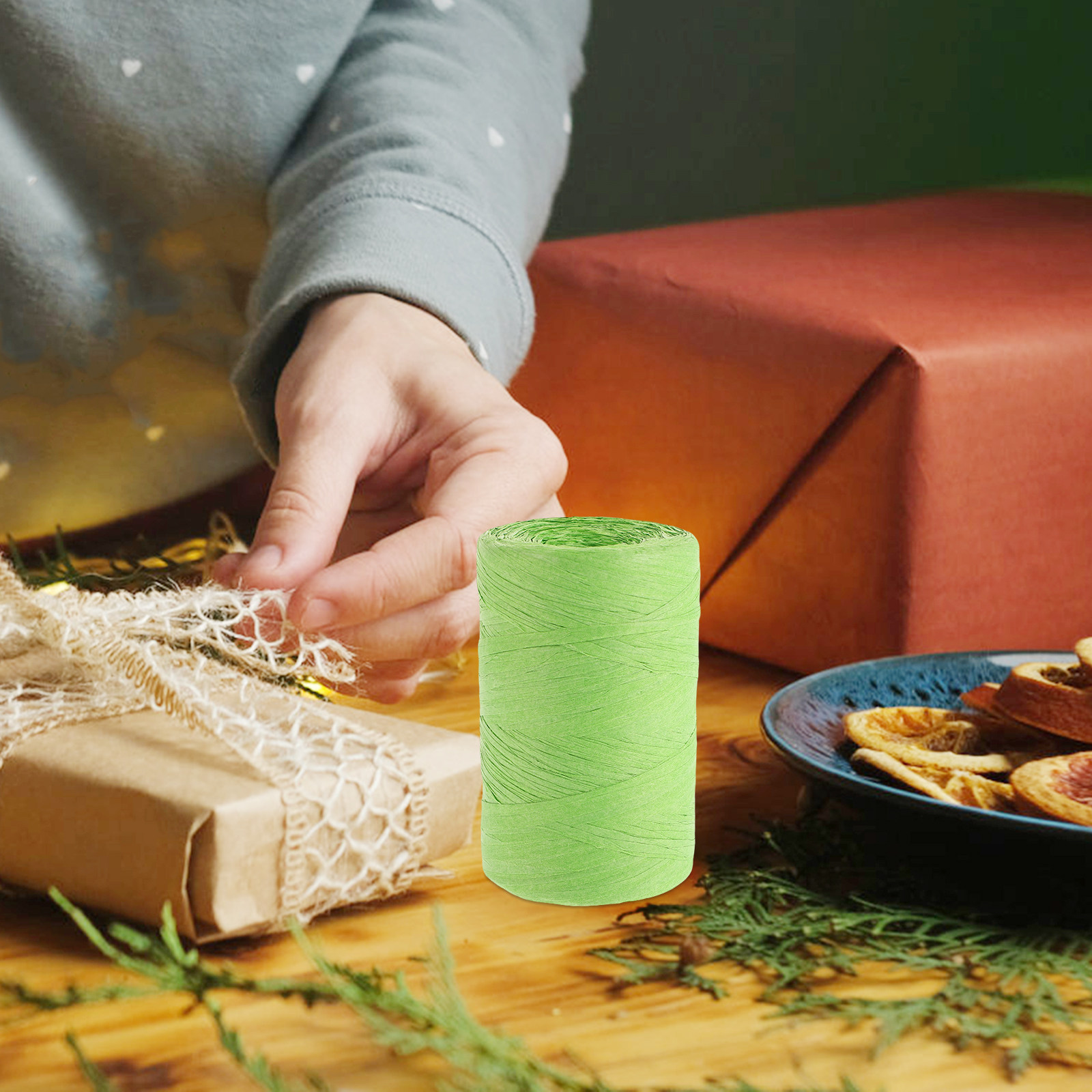 フラットなラフィア紙製のカラフルな包装リボン。花束のラッピン - Papercraft Supply Ribbon のレビューと価格